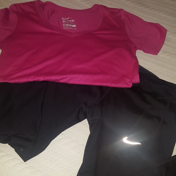Nike women's 3/4 tights and top size small - Picture 1 of 4